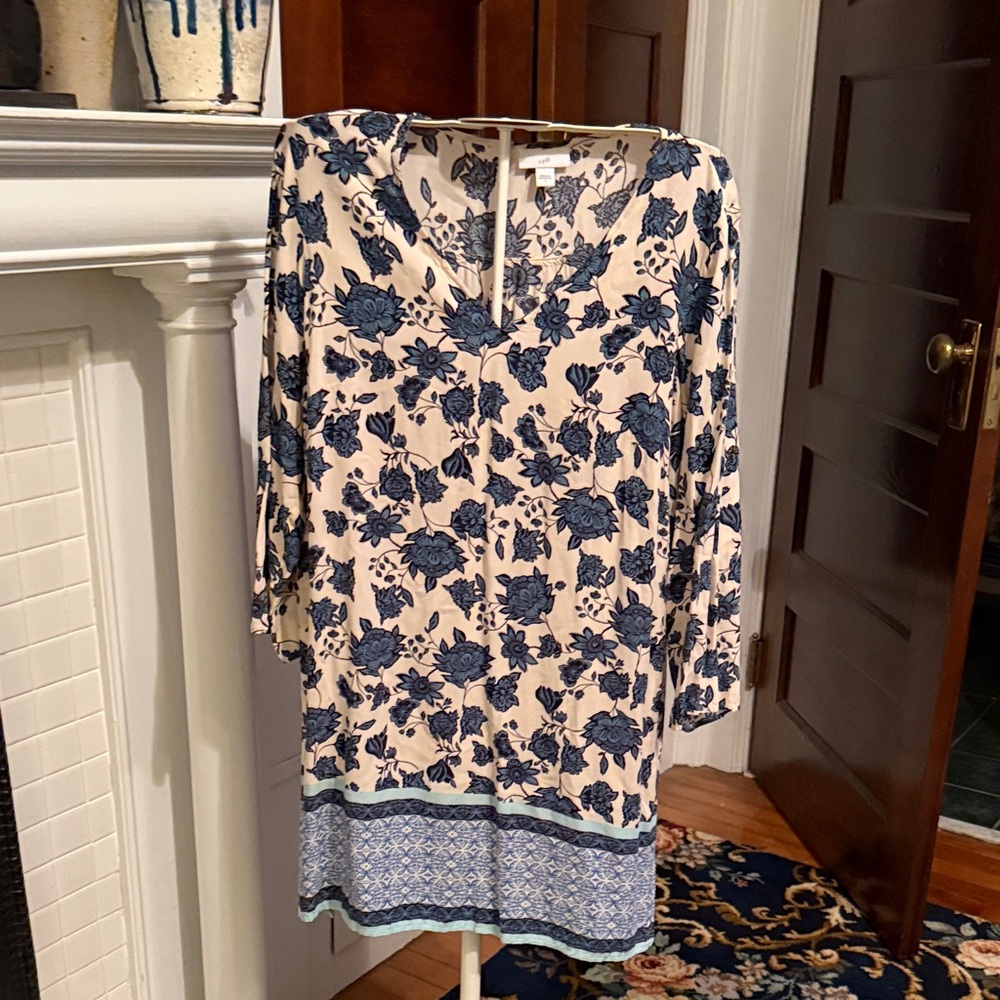 J. Jill Blue Floral‎ Tunic-worn once. 100 percent rayon